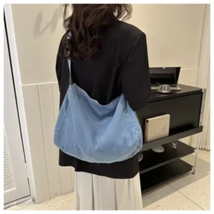 กระเป๋าสะพายไหล่แฟชั่นฤดูร้อนใหม่สำหรับผู้หญิงที่มีความจุขนาดใหญ่